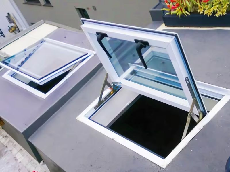 Giá mái kính mở hất là bao nhiêu? Giá mái kính mở hất là bao nhiêu?