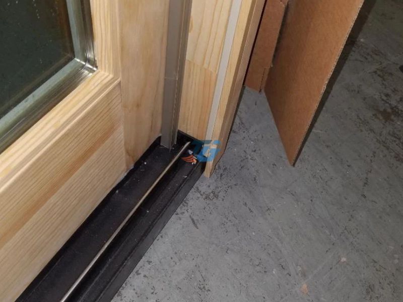 Gioăng cao su cửa trượt trần panel là gì?