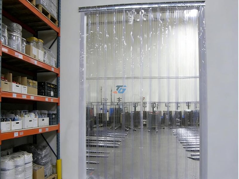 Lấp đặt rèm nhựa PVC ngăn lạnh kho đồ