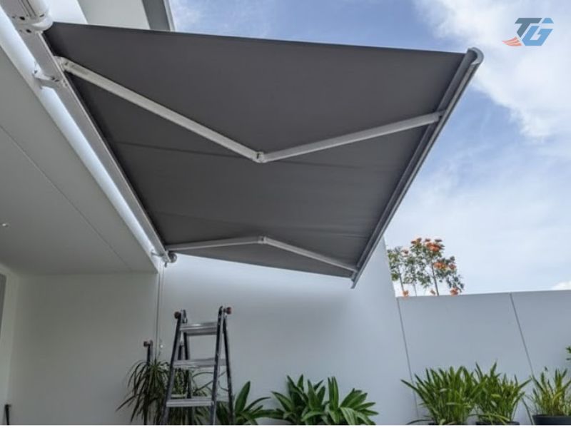 Mái hiên tự động có giá bao nhiêu