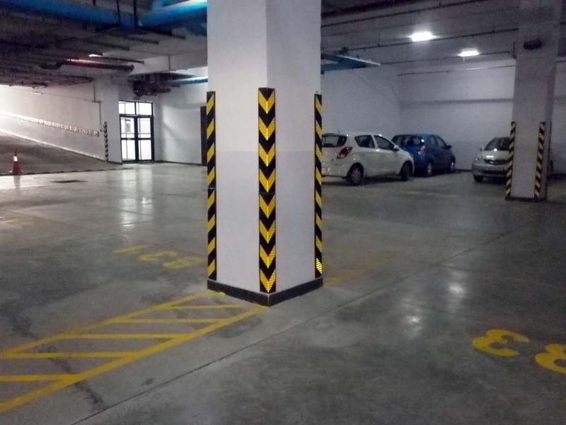 Thi công Thanh V Cao Su Bảo Vệ Góc Tường cho hầm xe