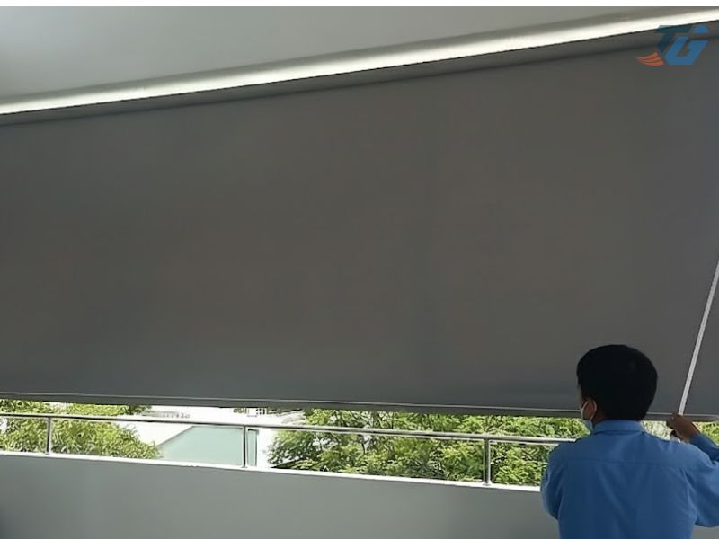 Thi công bạt che nắng mưa ban công