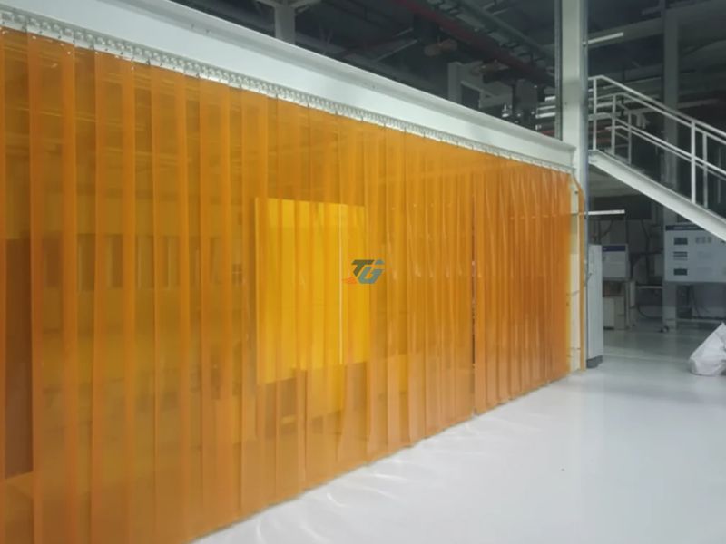 Thi công rèm nhựa PVC chống côn trùng tại nhà xưởng