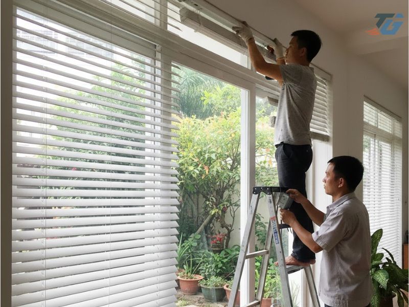 Thi công rèm sao ngang tự động khu biệt thự