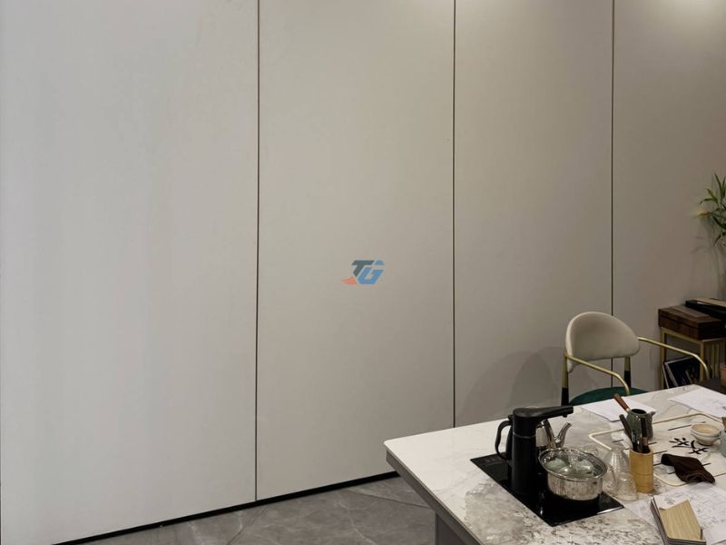 Thi công vách ngăn PVC tại phòng trà Thi công vách ngăn PVC tại phòng trà