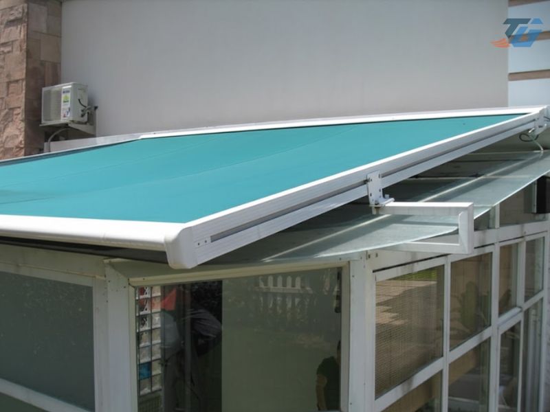 Ứng dụng của mái bạt cuốn tự động trong đời sống