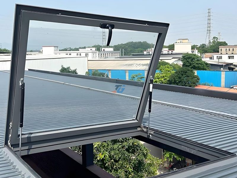 Ưu nhược điểm của mái kính mở hất Ưu nhược điểm của mái kính mở hất