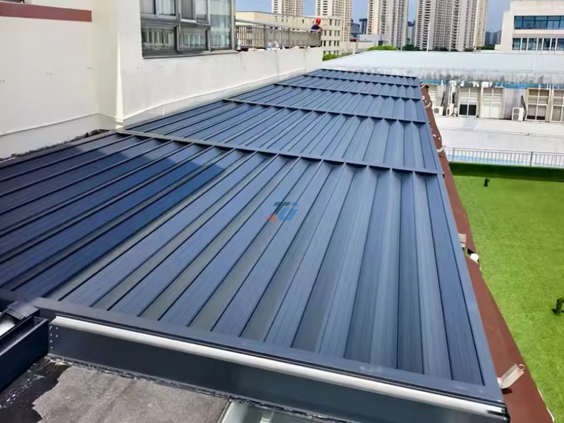 Ưu nhược điểm của mái nhôm cuốn tự động Ưu nhược điểm của mái nhôm cuốn tự động