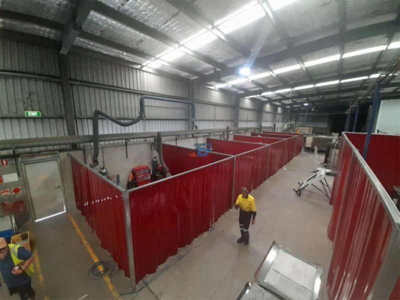 Lấp đặt rèm nhựa PVC ngăn tia lửa điện tại khu nhà kho