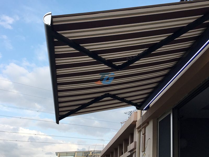 Mái hiên tự động