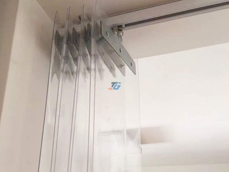 Rèm nhựa PVC xếp xoay là gì