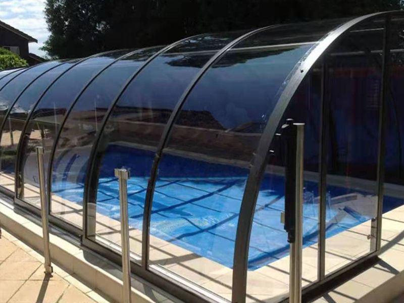 Thi công nhà kính mở trượt tự động cho hồ bơi