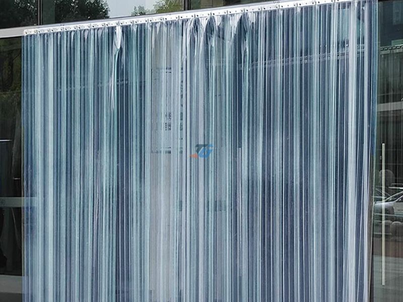 Thi công rèm nhựa PVC cố định cho công ty