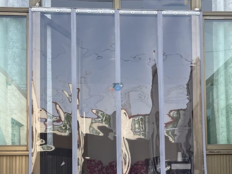 Ưu điểm nổi bật rèm nhựa PVC nam châm từ tính