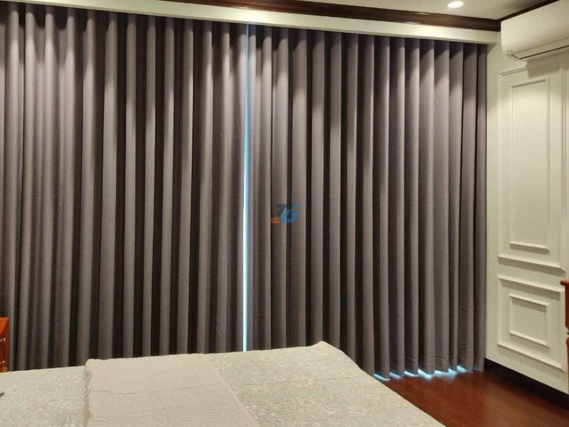 So sánh rèm tự động và rèm truyền thống So sánh rèm tự động và rèm truyền thống