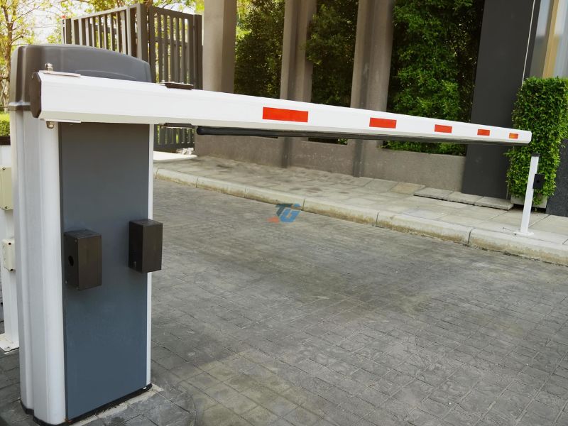 Thi công Barrier cần thẳng tự đông tại nhà tư nhân