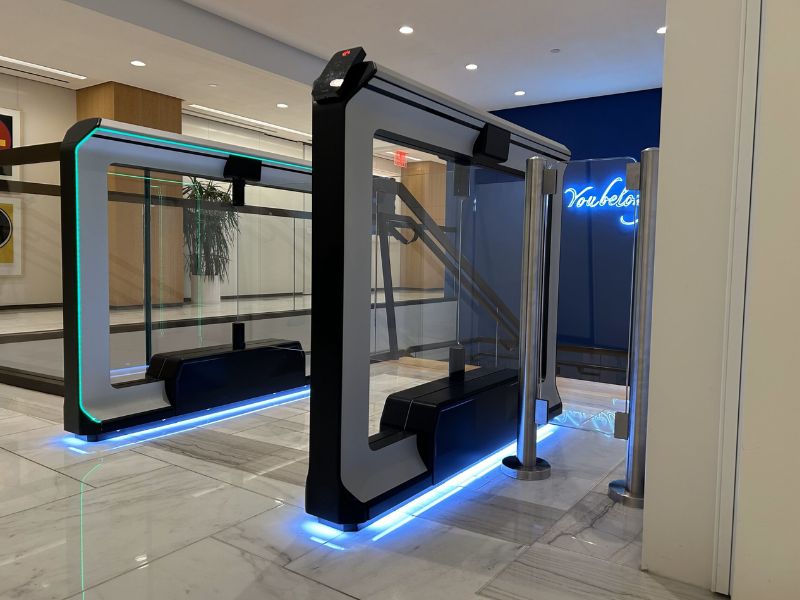Thi công cổng Optical Turnstile tại Trung Tâm Thương Mại