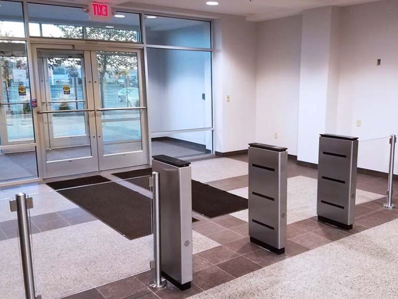 Thi công cổng Optical Turnstile tại khu vực tòa nhà hạng A