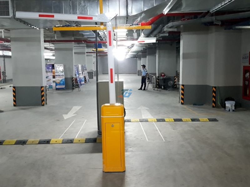 Thi công lấp đặt Barrier tự động cho hầm xe
