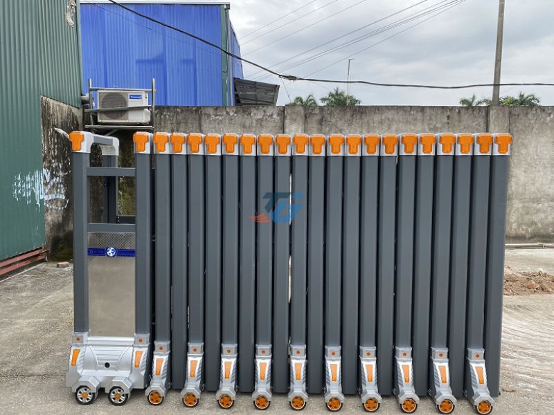 Cửa cổng xếp hợp kim nhôm trượt tự động