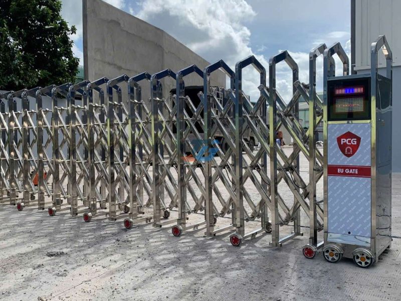 Cổng xếp trượt nhập khẩu tự động