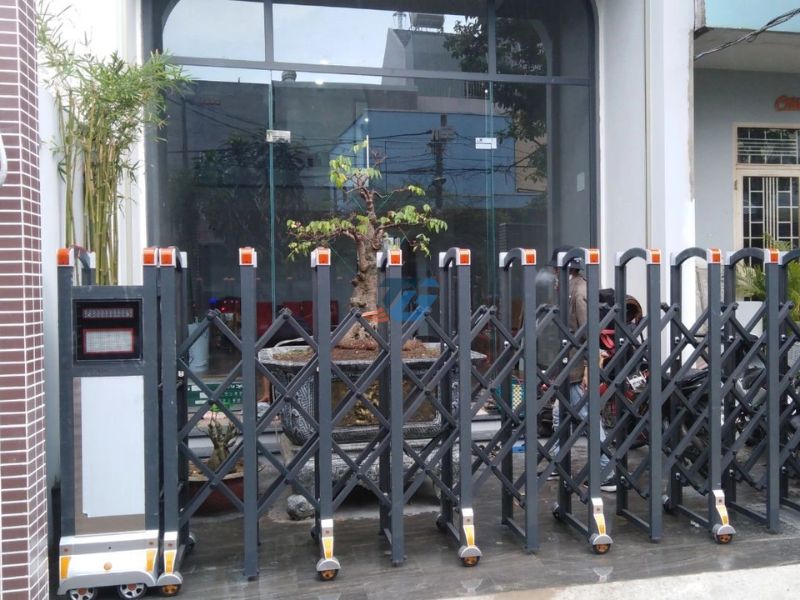 Thi công cửa cổng xếp hộp kim nhôm trượt tự động cho nhà phố Thi công cửa cổng xếp hộp kim nhôm trượt tự động cho nhà phố